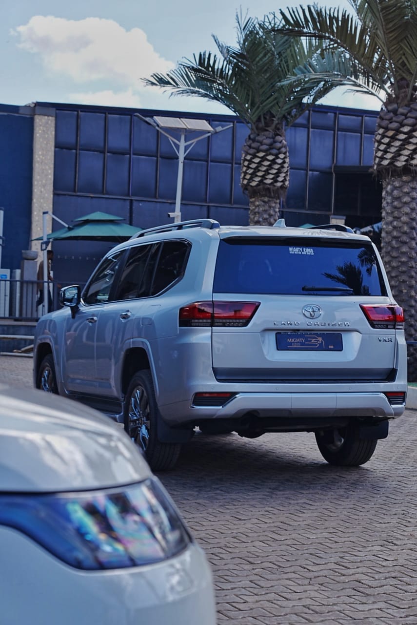 Toyota Land Cruiser VXR