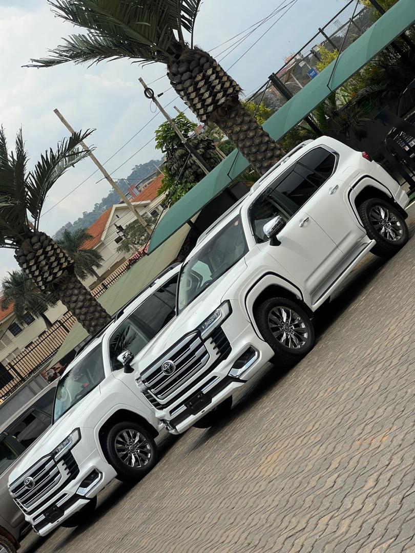 Toyota Land Cruiser ZX 2023