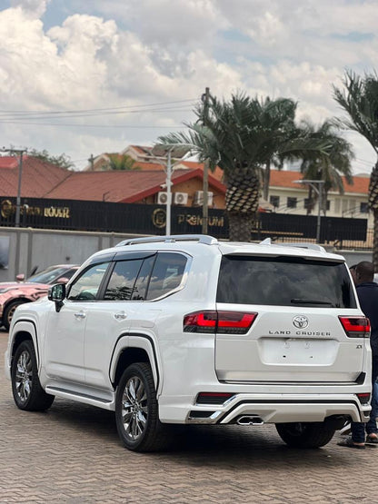 Toyota Land Cruiser ZX 2023