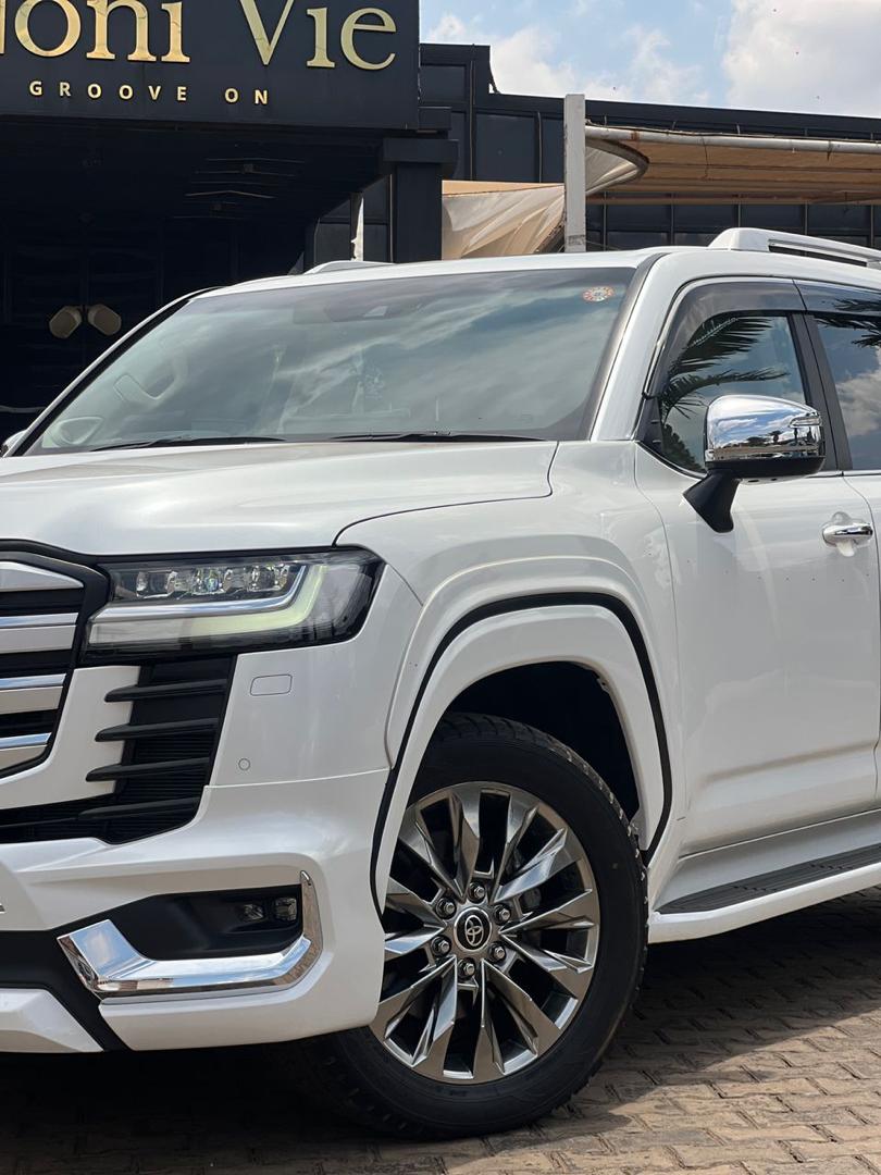Toyota Land Cruiser ZX 2023